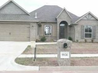 19136 Green Springs Dr, Edmond, OK 73012