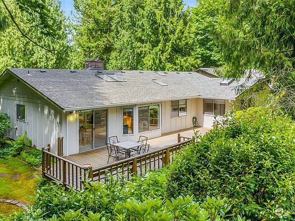 5th image of 1534 Colonial Ct SW
