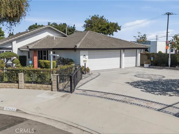 17982 Los Pesos Cir, Fountain Valley, CA 92708