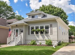 2207 N 66th St, Wauwatosa, WI 53213
