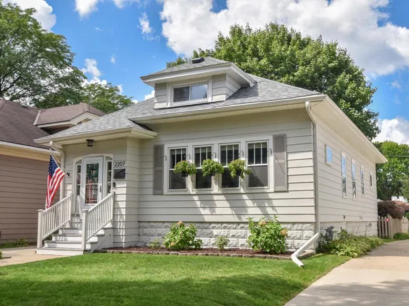 2207 N 66th STREET, Wauwatosa, WI 53213