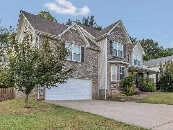 760 W Accipiter Cir, Clarksville, TN 37043