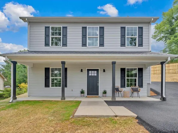 824 Commander Dr, Roanoke, VA 24012