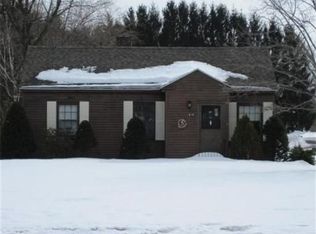 879 North St, Feeding Hills, MA 01030