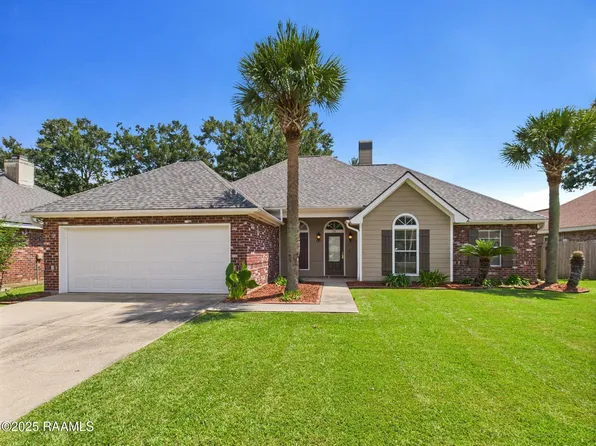 214 Crest Cir, Youngsville, LA 70592