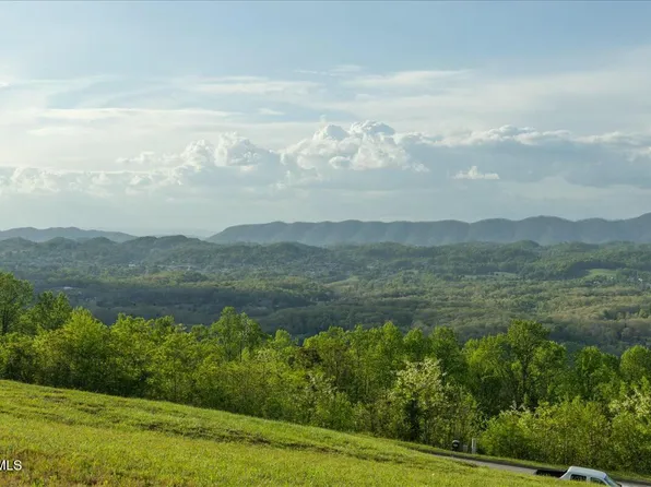 4929 Eagle Pointe Dr, Kingsport, TN 37664