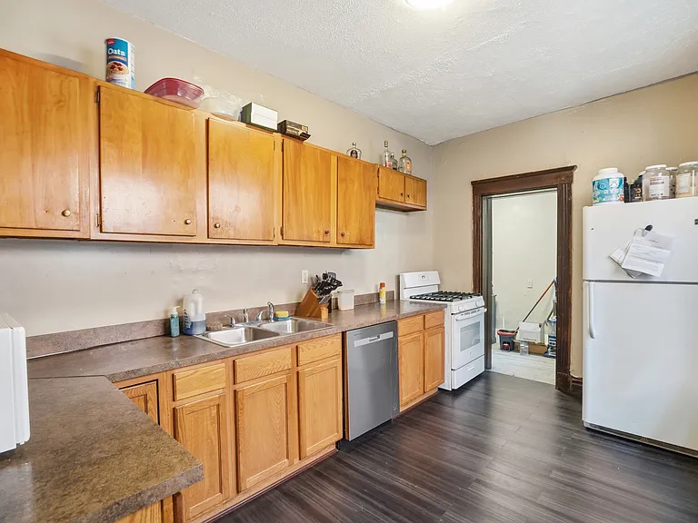 2661 Bellevue Ave — Photo 10