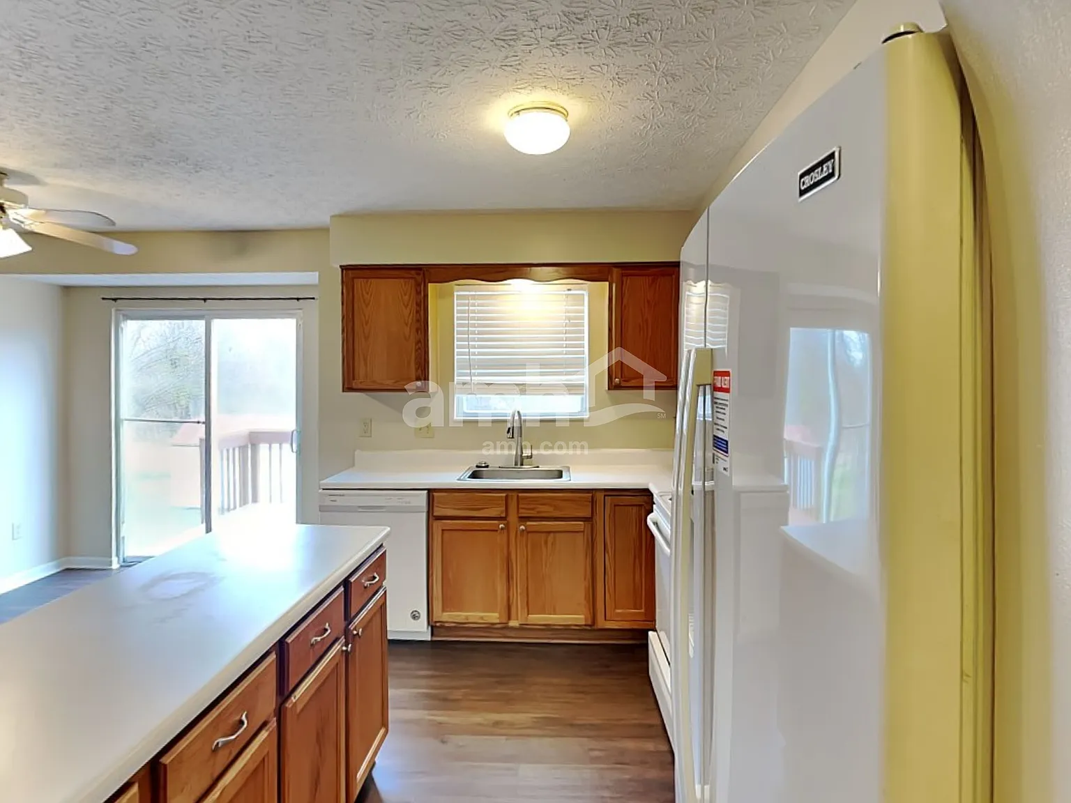 3 bed, 2.5 bath, 1958 sqft, $2,395 — Photo 4
