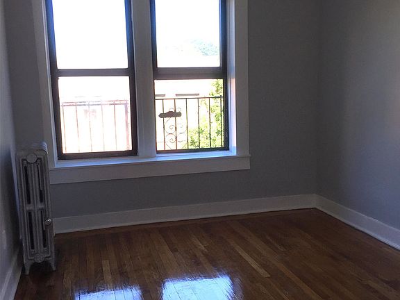 4th image of 538 E 21st St #7A7