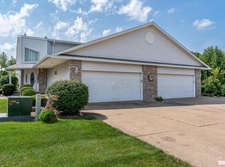 2955 Red Wing Ct, Bettendorf, IA 52722