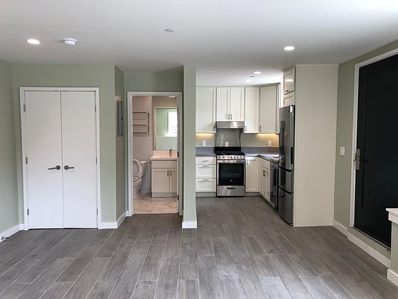 4th image of 2002 Pierce St #6