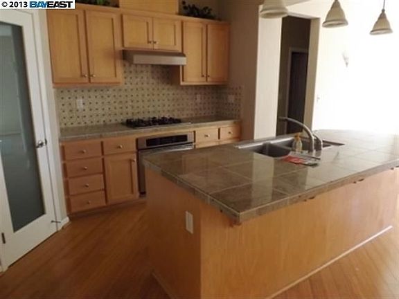 5th image of 340 Clarence Bromell St