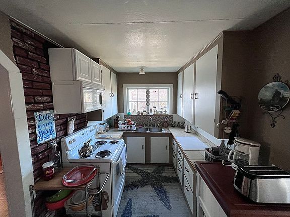 5th image of 220 Vista St
