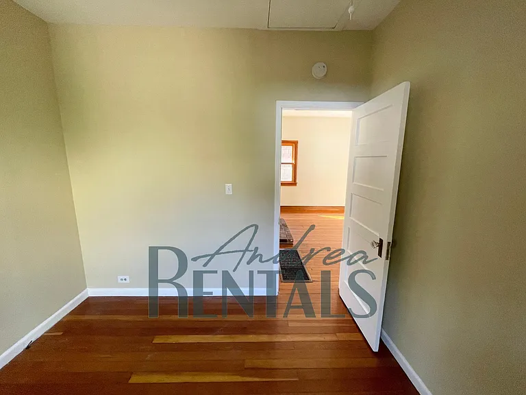5742 Hermann St — Photo 13