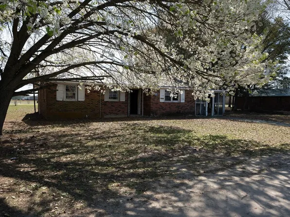 1346 Rennert Rd, Lumberton, NC 28360