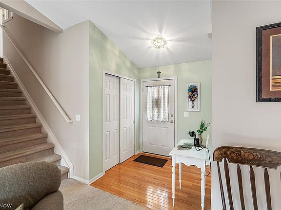 2nd image of 696 Canterbury Ln