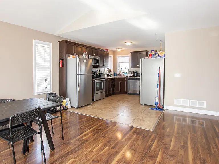 10 Trent Ave — Photo 2