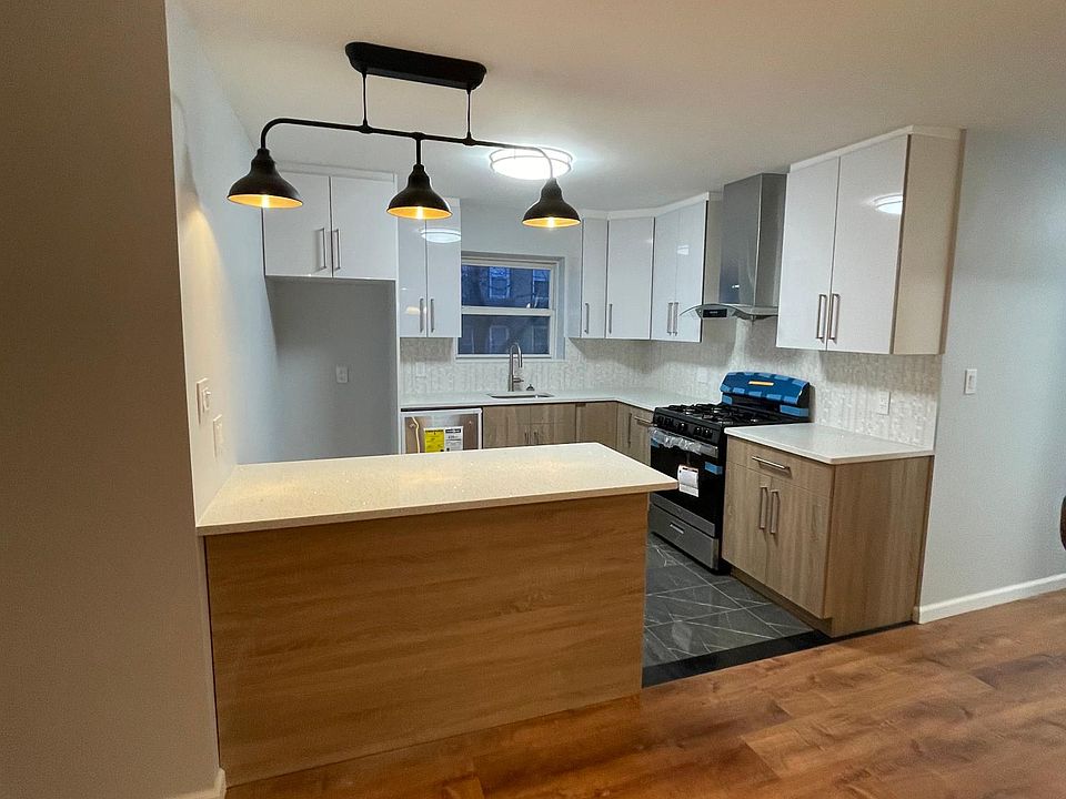 1st image of 8326 19th Ave #2