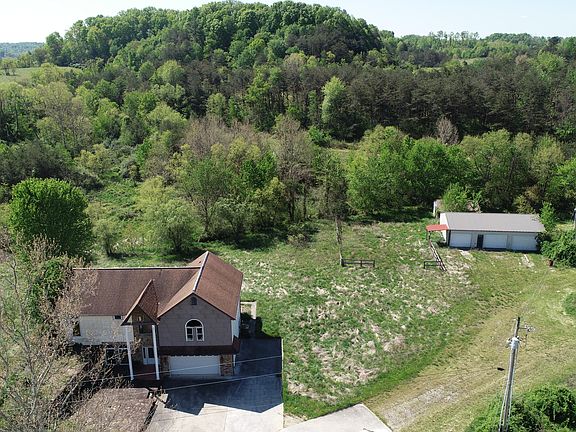 3rd image of 145 Birch Creek Ln
