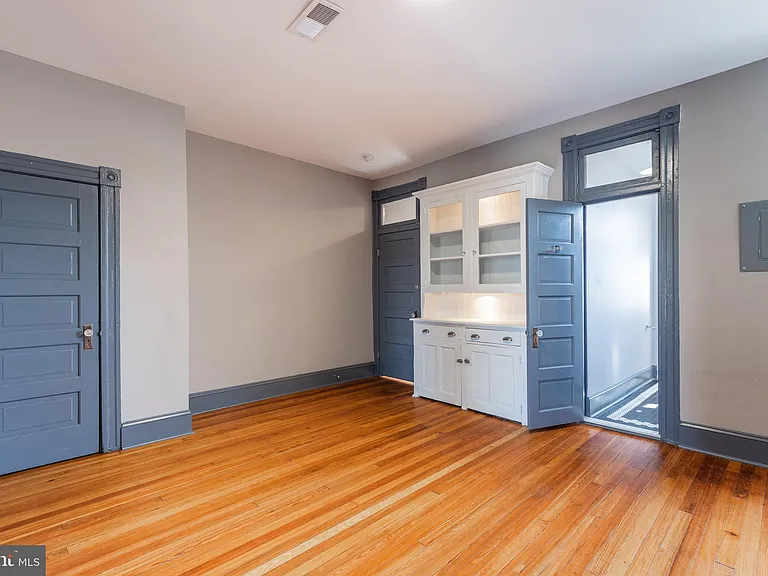 1733 Fleet St #4 — Photo 5