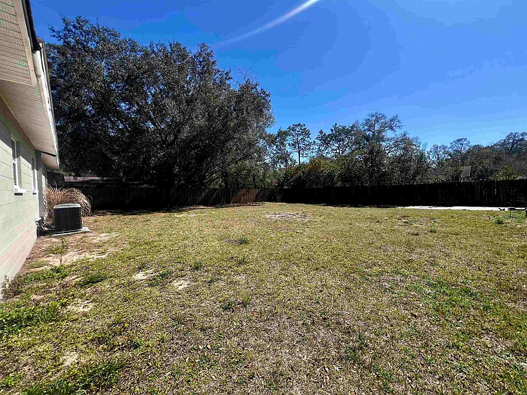 809 Briandav St — Photo 16