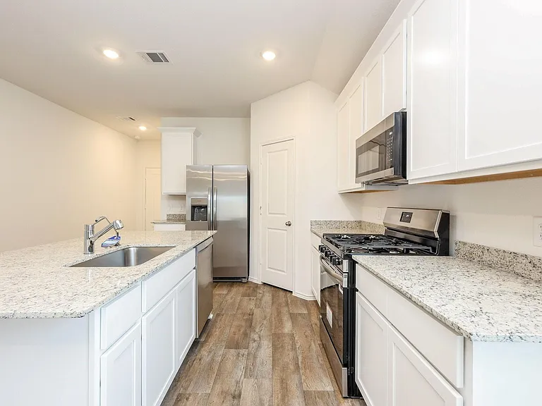 3027 Holland Lakes Dr — Photo 8