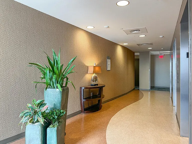 301 N Neil St #808-809 — Photo 7