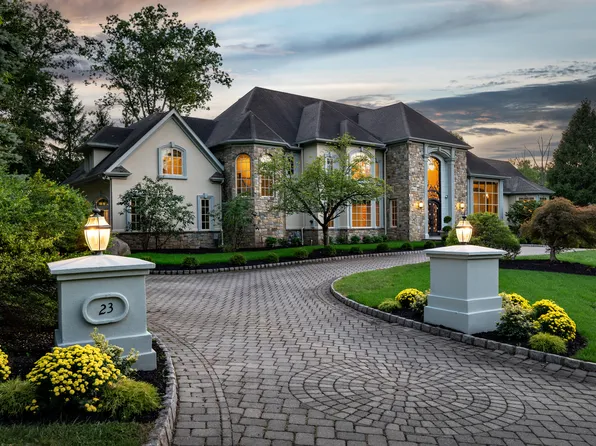 23 Hunter Rdg, Woodcliff Lake, NJ 07677