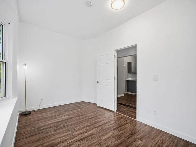 1123 E Indiana Ave — Photo 19