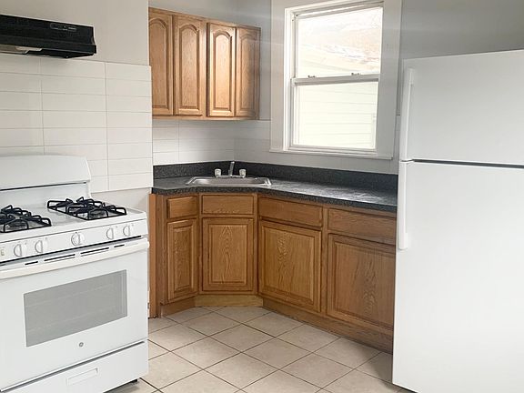2nd image of 249 Amherst St APT 2L