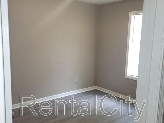 5th image of 120 Harton Ave
