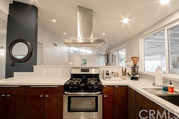 5th image of 2237 Academy Ave