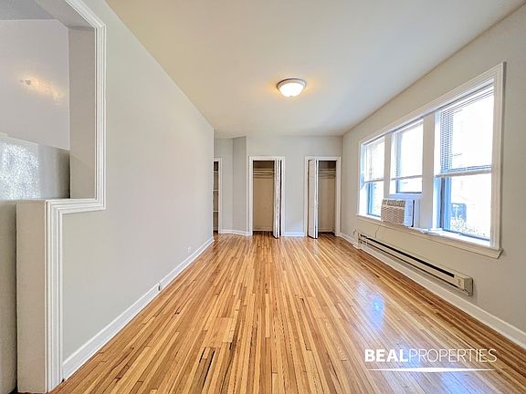 2nd image of 3726 N Pine Grove Ave #E1