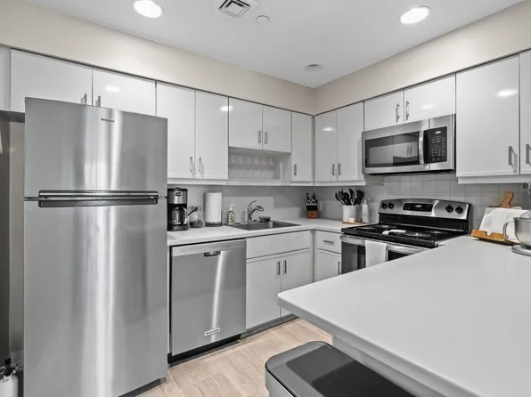 100 Shearwater Ct East image 6 of 36