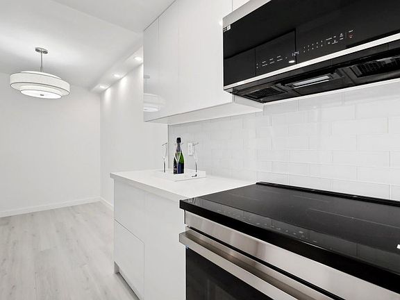 5th image of 250 Layne Boulevard #113