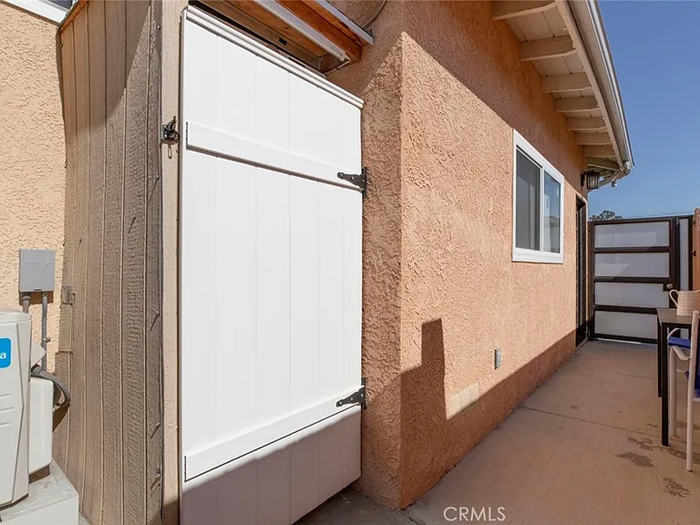 14728 Kingsbury St — Photo 3