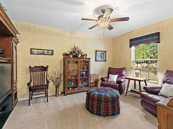 4th image of 13048 Farm Hill Dr