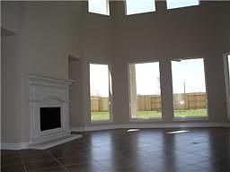 4th image of 506 McAllister Ave