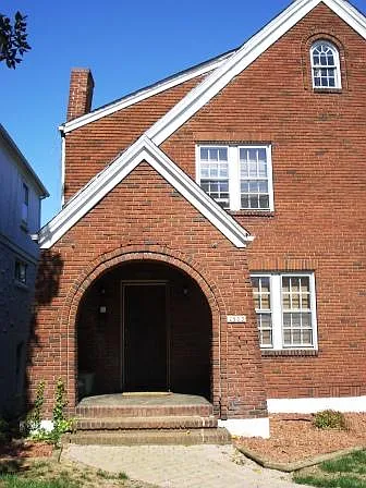 3 bed, 1.5 bath, 1800 sqft, $1,995 — Photo 2