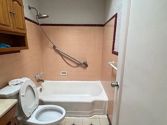 4th image of 3255 Friendship St