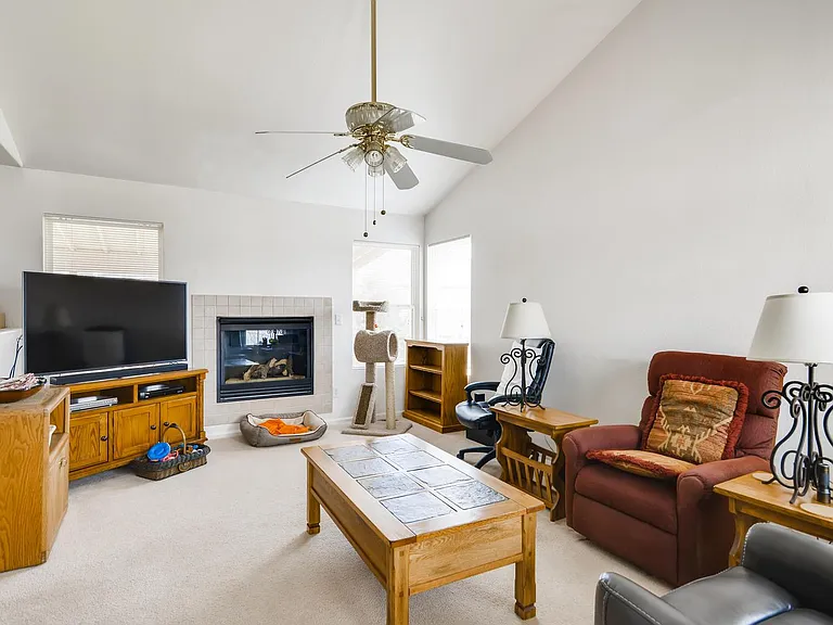 2615 Lone Tree Ct — Photo 9