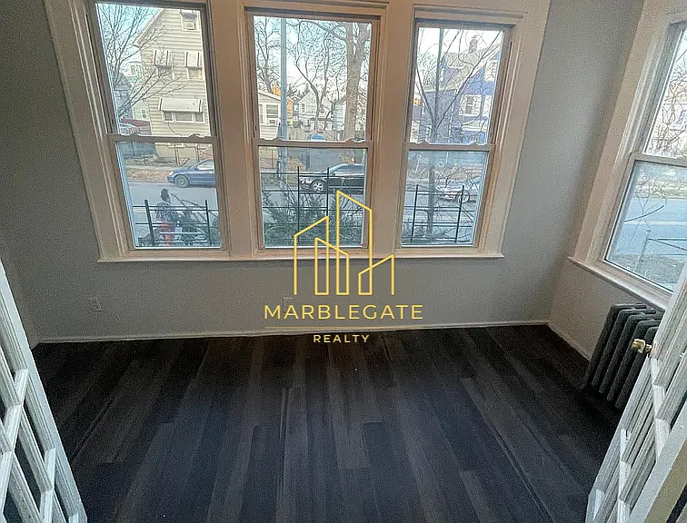 439 Springdale Ave #11L — Photo 4