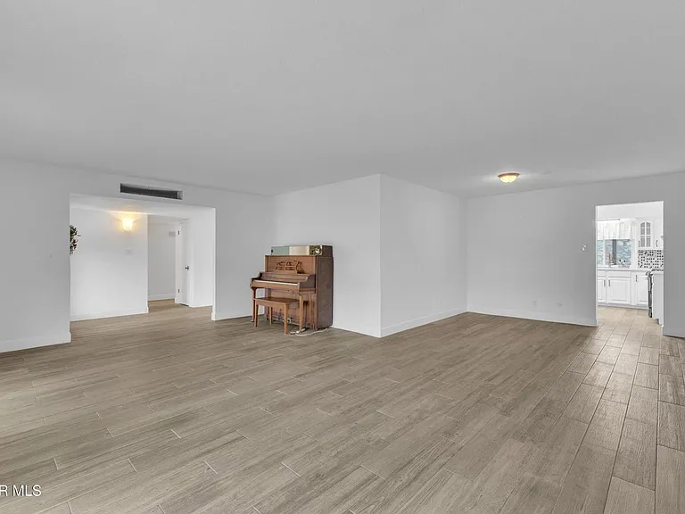 19004 Bremerton Dr — Photo 11