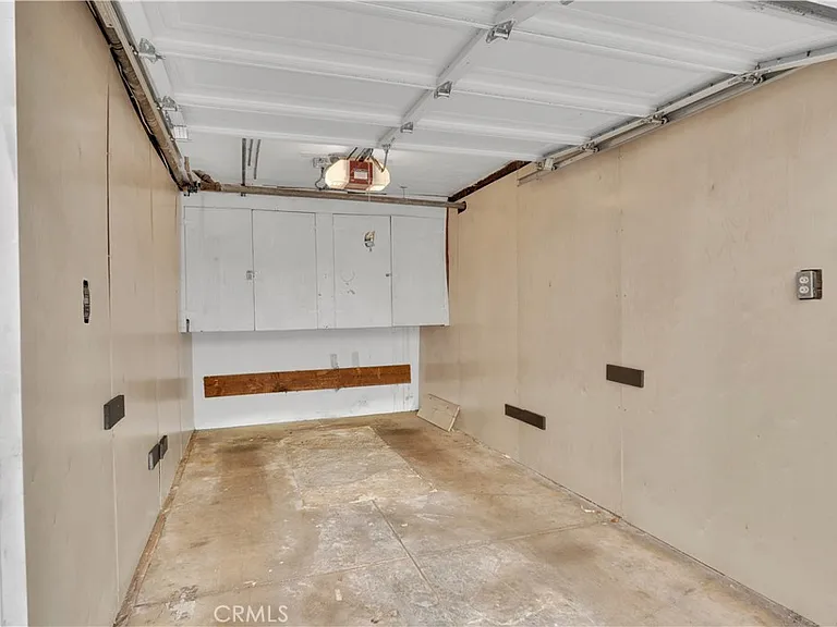 1250 E 1st St #7 — Photo 33