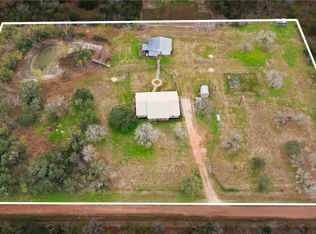 62 North St, Cuero, TX 77954