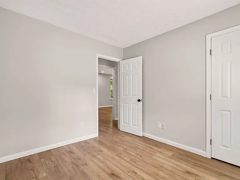 2136 Sara Ashley Way — Photo 31