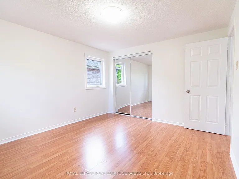 3301 Cambourne Cres — Photo 23