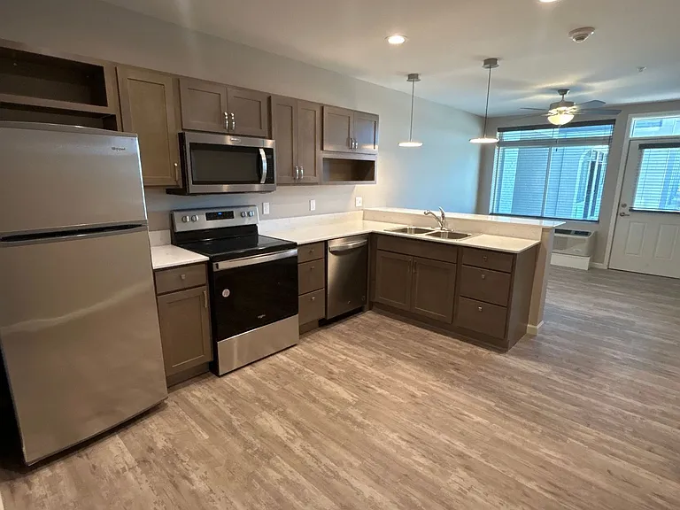 Plaza 93 Apartments — Photo 14