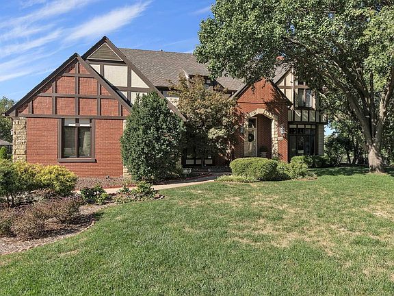 2nd image of 2823 N Wilderness Ct