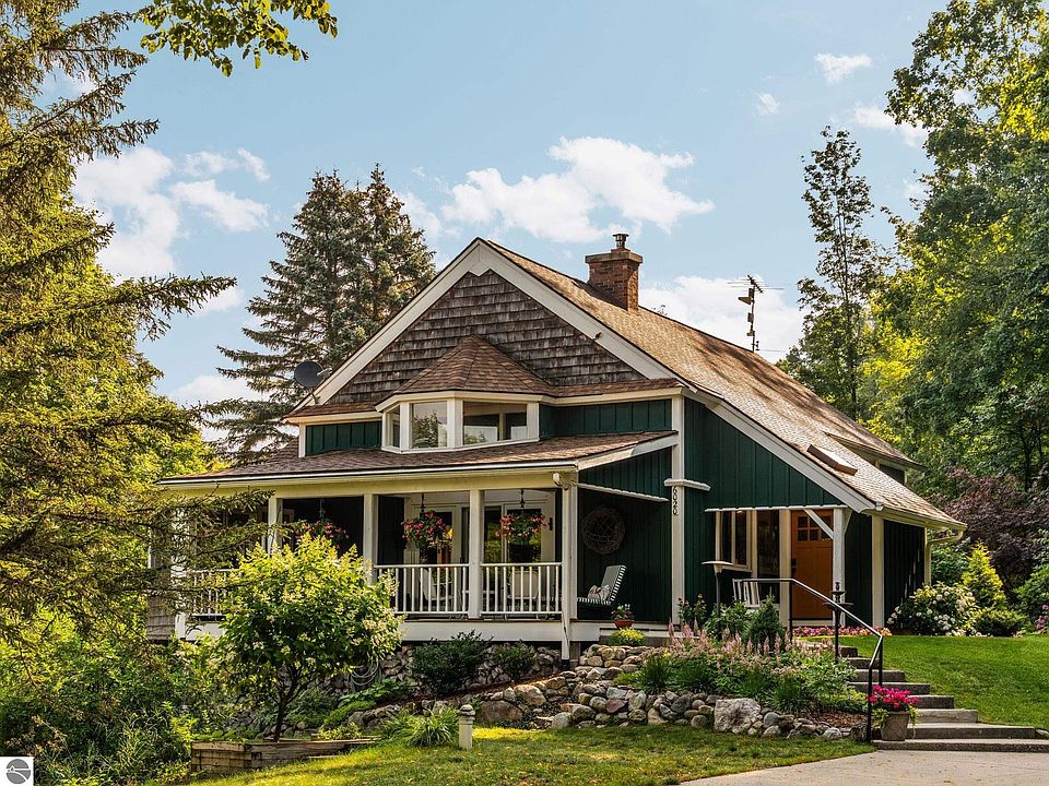 6020 E Hackett Dr, Cedar, MI 49621 | MLS #1949602 | Zillow